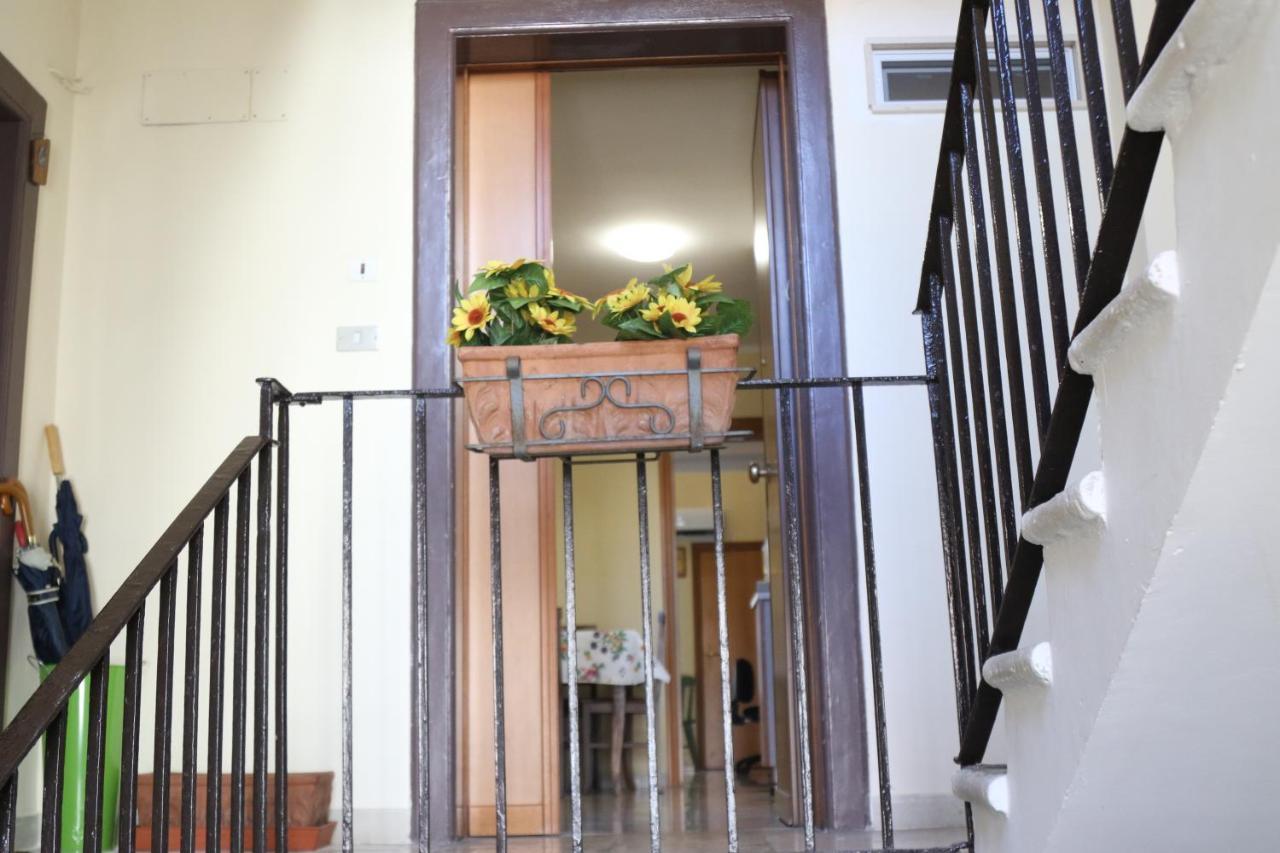 Holiday House Nel Cuore Di Μπάρι Εξωτερικό φωτογραφία