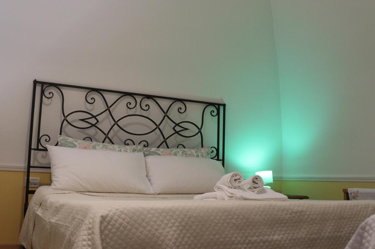 Holiday House Nel Cuore Di Μπάρι Εξωτερικό φωτογραφία