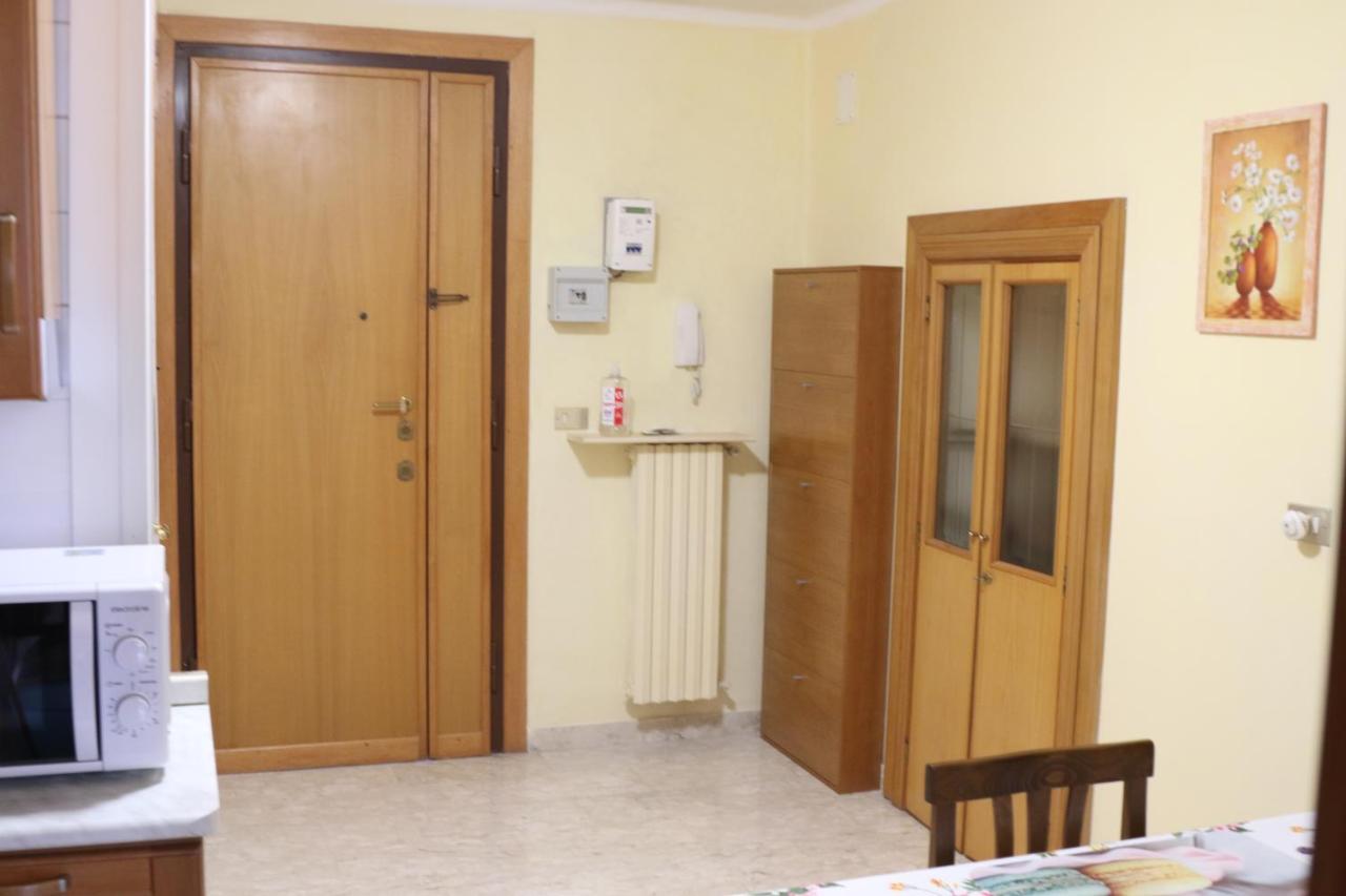 Holiday House Nel Cuore Di Μπάρι Εξωτερικό φωτογραφία