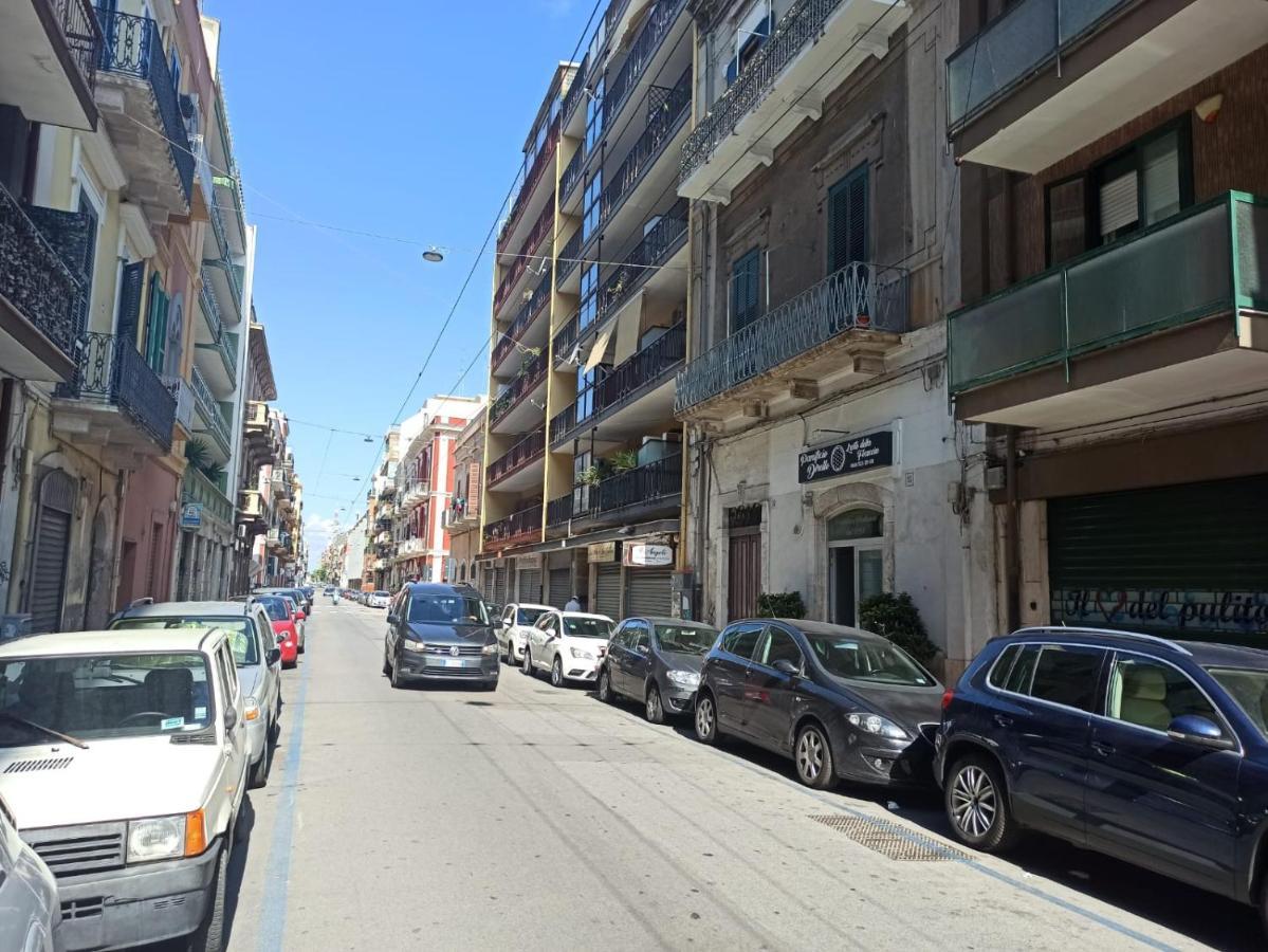 Holiday House Nel Cuore Di Μπάρι Εξωτερικό φωτογραφία